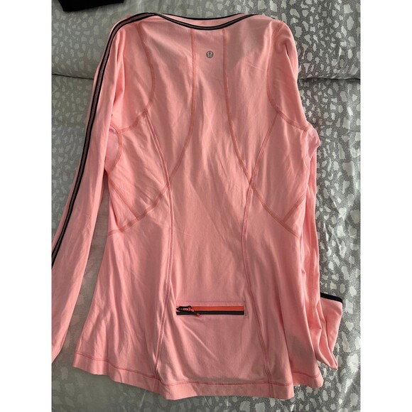 Lululemon Run: Rise And Shine Pullover size 4 - Picture 9 of 9